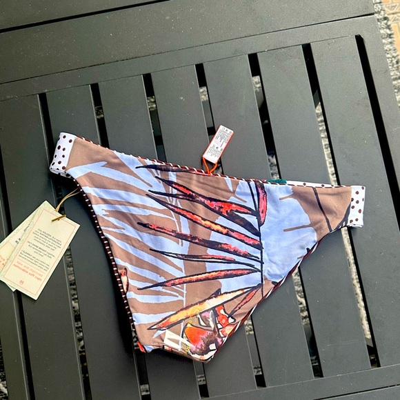 (BOTTOMS) Maaji Sandy Docks Reversible Bikini Bottoms. - Picture 8 of 11